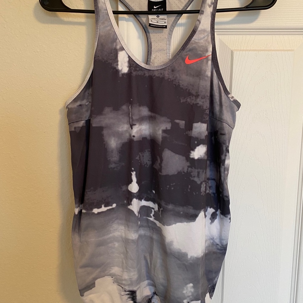 ⚠️10 FOR $20⚠️ Nike tank top